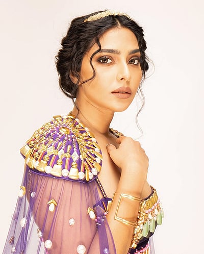 இளைய ராணி... ஐஸ்வர்யா லட்சுமி!